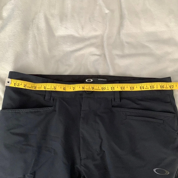 Oakley’s mens size 32 performance fit black athletic pants teal contrast back - Picture 4 of 11